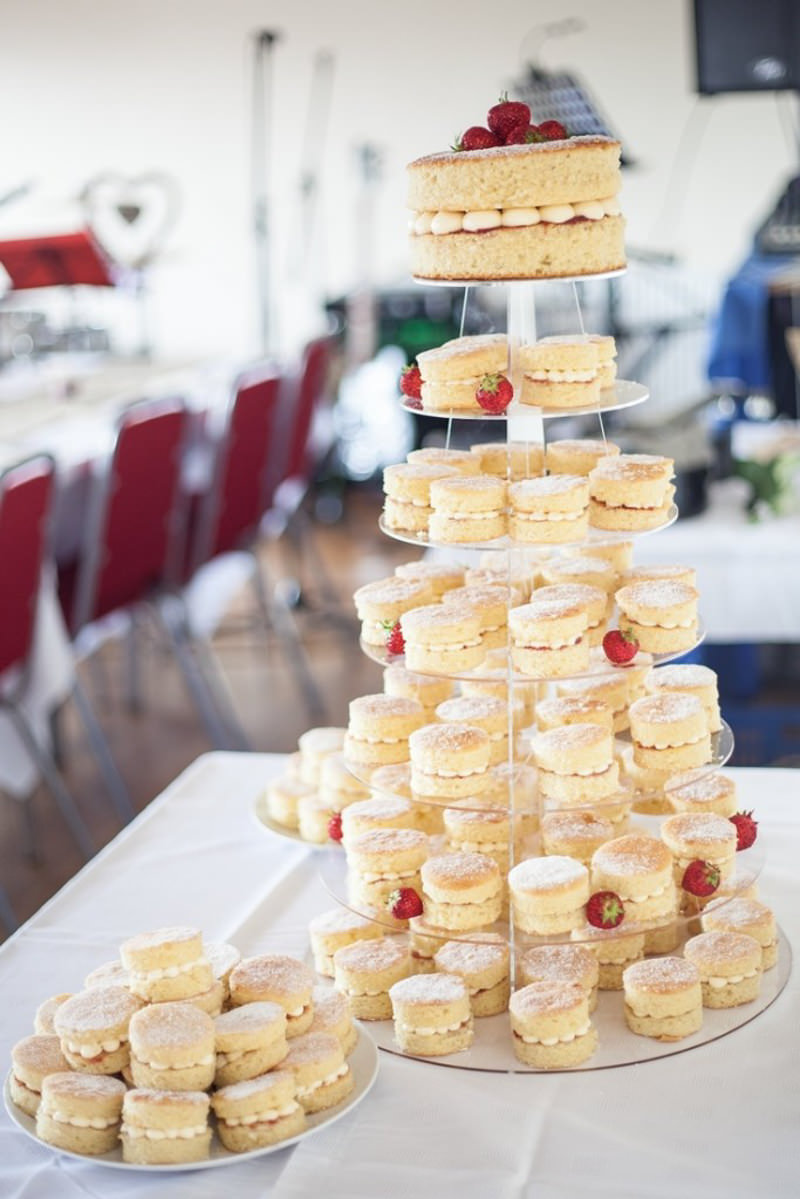 136 naked cake