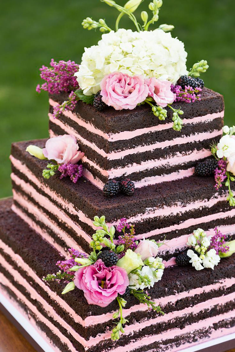 32 naked cake