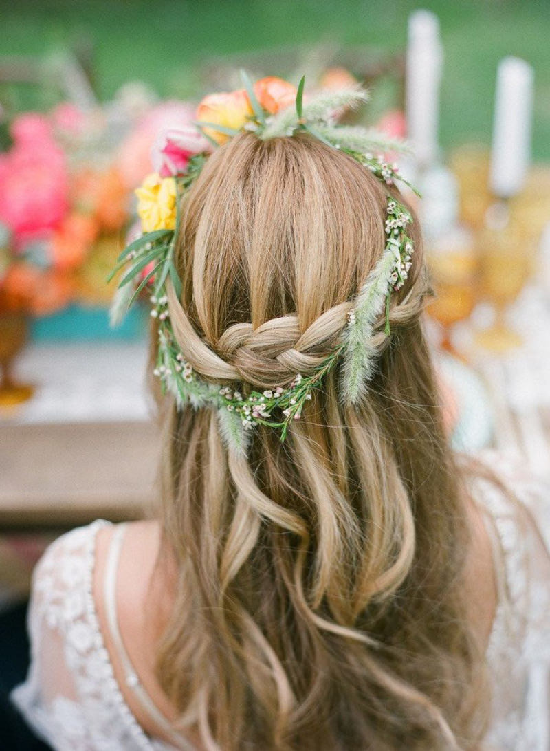 10 penteado-semipreso-boho-rustico-flores-cabelos