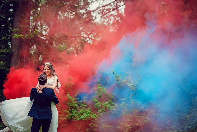 casamento-casal-fumaça-colorida-smoke-bomb