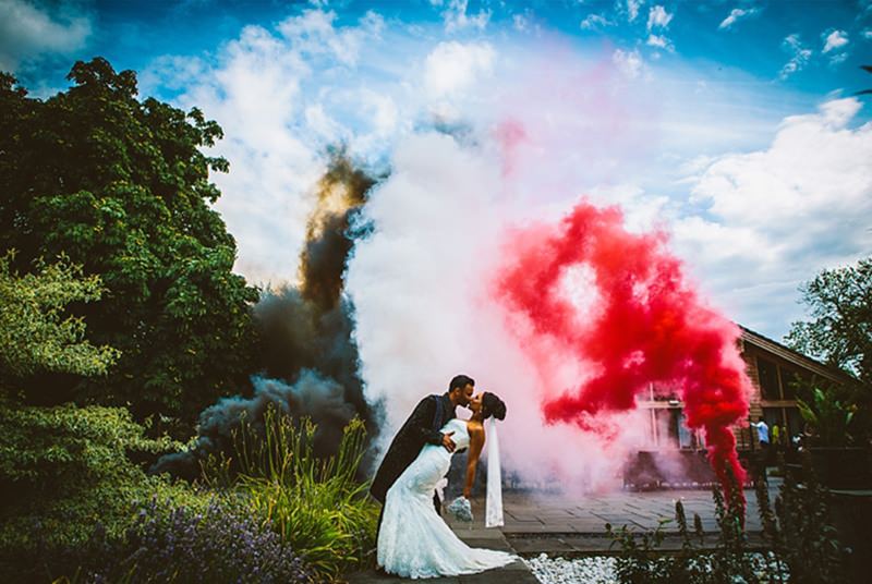 fumaça-colorida-casamento-smoke-bomb