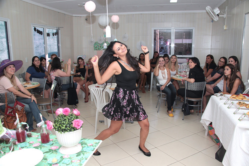 castigos-cha-bar-bridal-shower-cha-de-cozinha-cha-de-panela-cha-de-casa-nova-dancar-funk