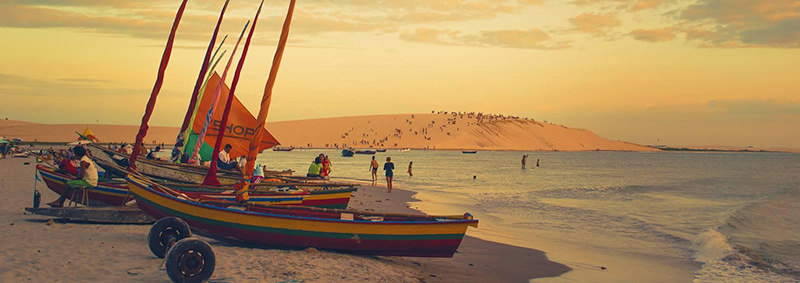 lua-de-mel-no-brasil-duna-do-por-do-sol-barcos-jericoacoara-ce