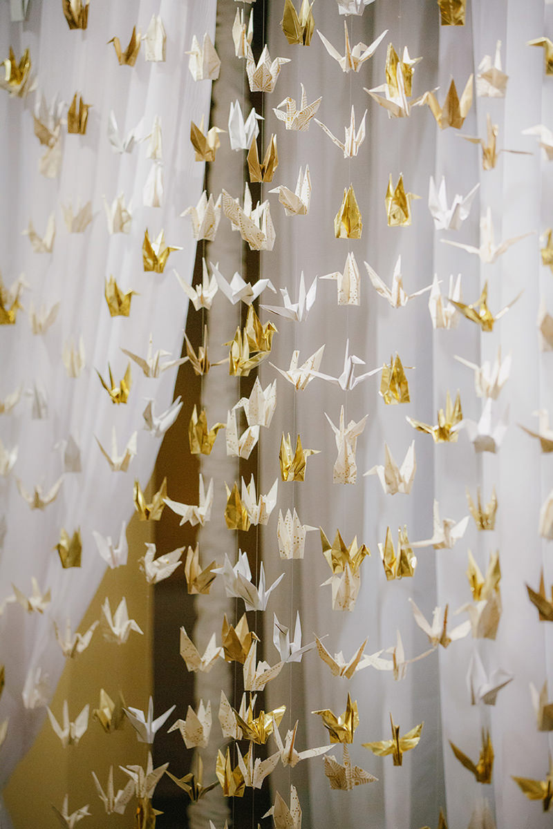 decoracao-de-casamento-com-origami-cortina-de-tsuru-8