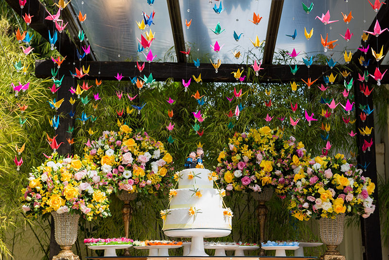decoracao-de-casamento-com-origami-mesa-do-bolo-28
