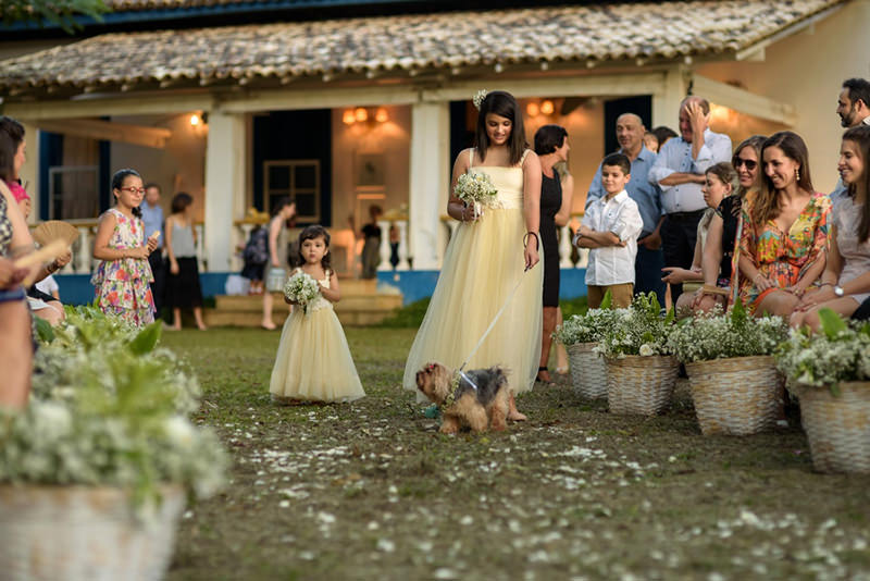 daminhas-com-cachorro-na-cerimonia-de-casamento-na-fazenda