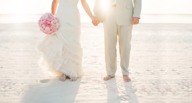 casamento-na-praia-descalço-pés-na-areia