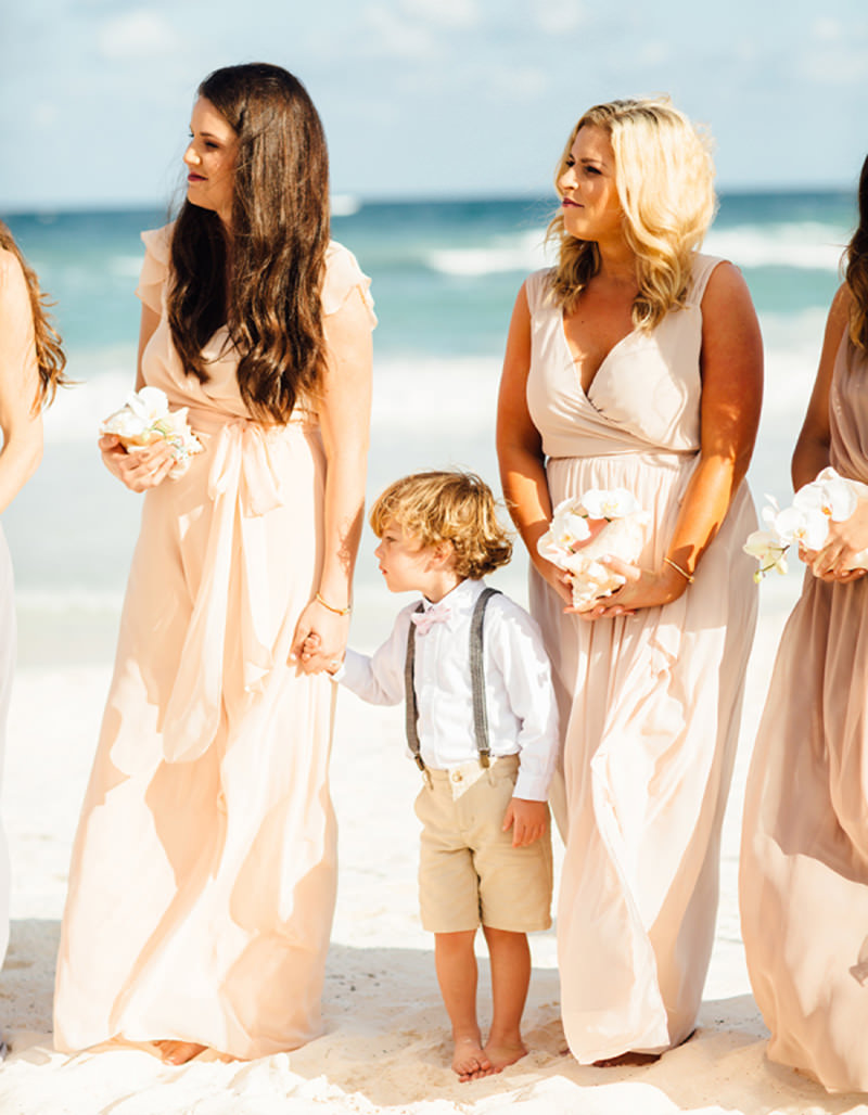 casamento-na-praia-descalço-pés-na-areia