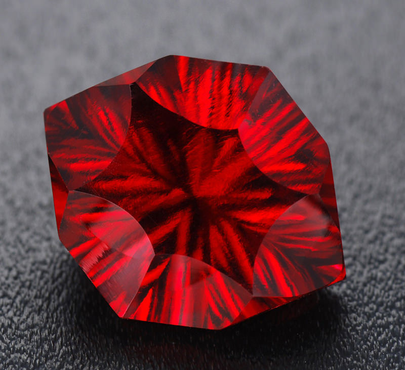 pedras-preciosas-mais-raras-Berilo-vermelho