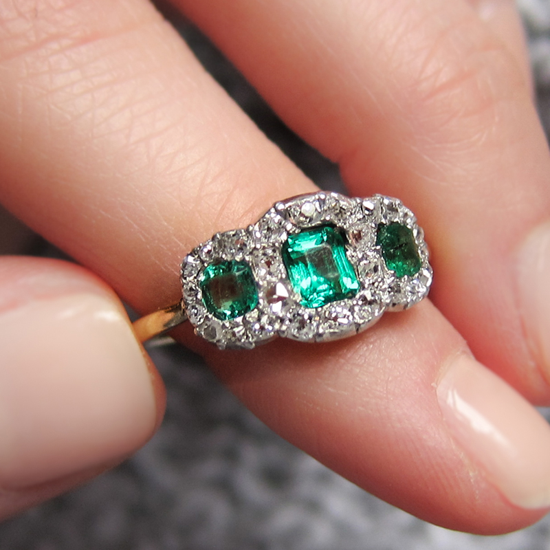 anel-de-noivado-esmeralda-erstwhile-jewelry