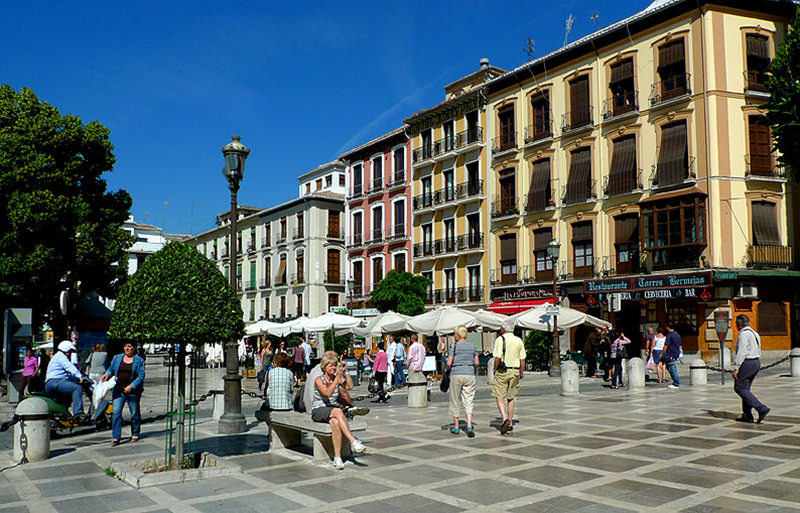 plaza-nueva-granada-lua-de-mel-na-europa-espanha