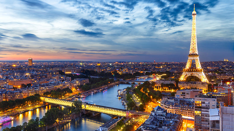 torre-eiffel-rio-sena-franca-viagem-romantica-em-paris