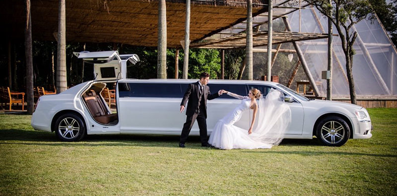 como-planejar-seu-casamento-aluguel-de-carro-para-noiva-paris-vegas-limousine