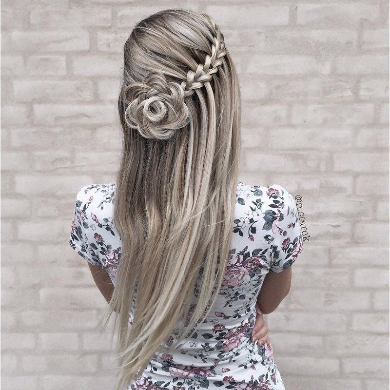 penteado-para-cabelos-soltos-com-trancas-e-flor-para-noivas-delicadas-15