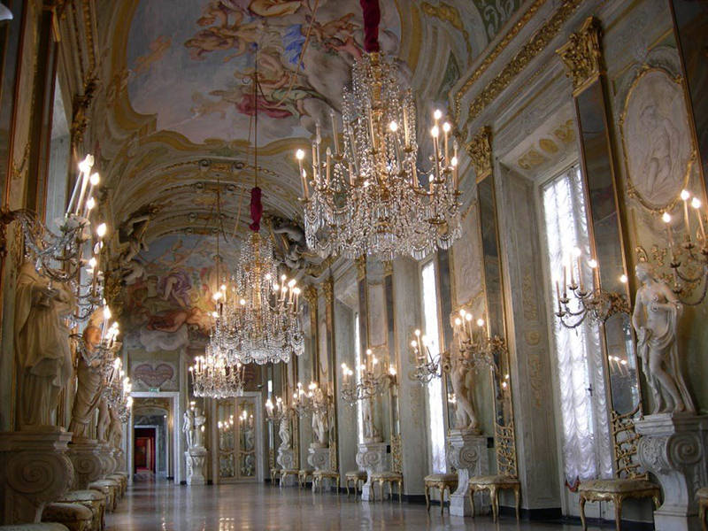 cidade-romantica-na-italia-palácio-real-genova