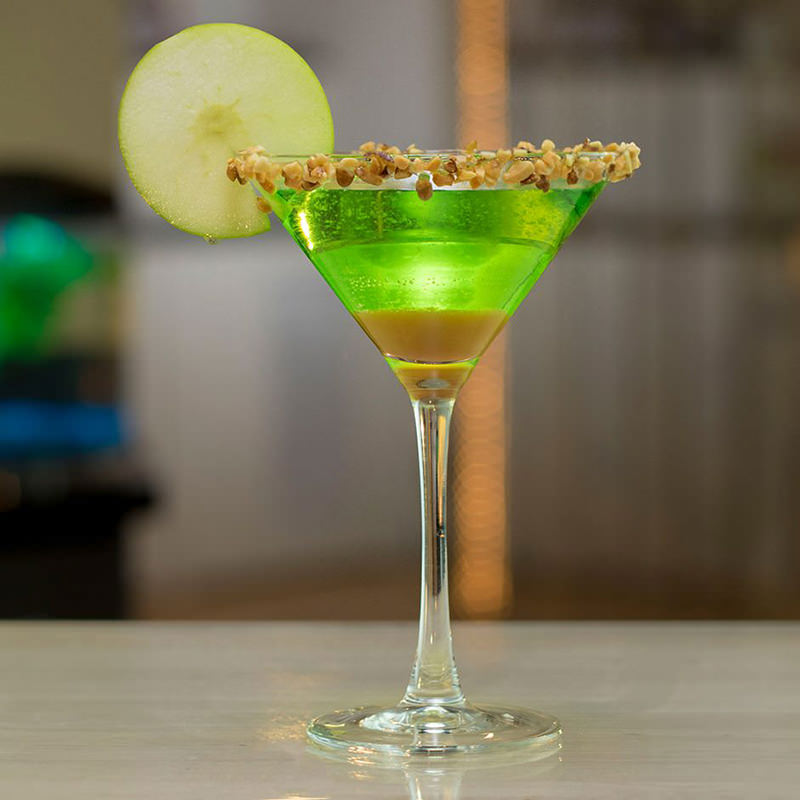 drink-apple-martini-com-caramelo