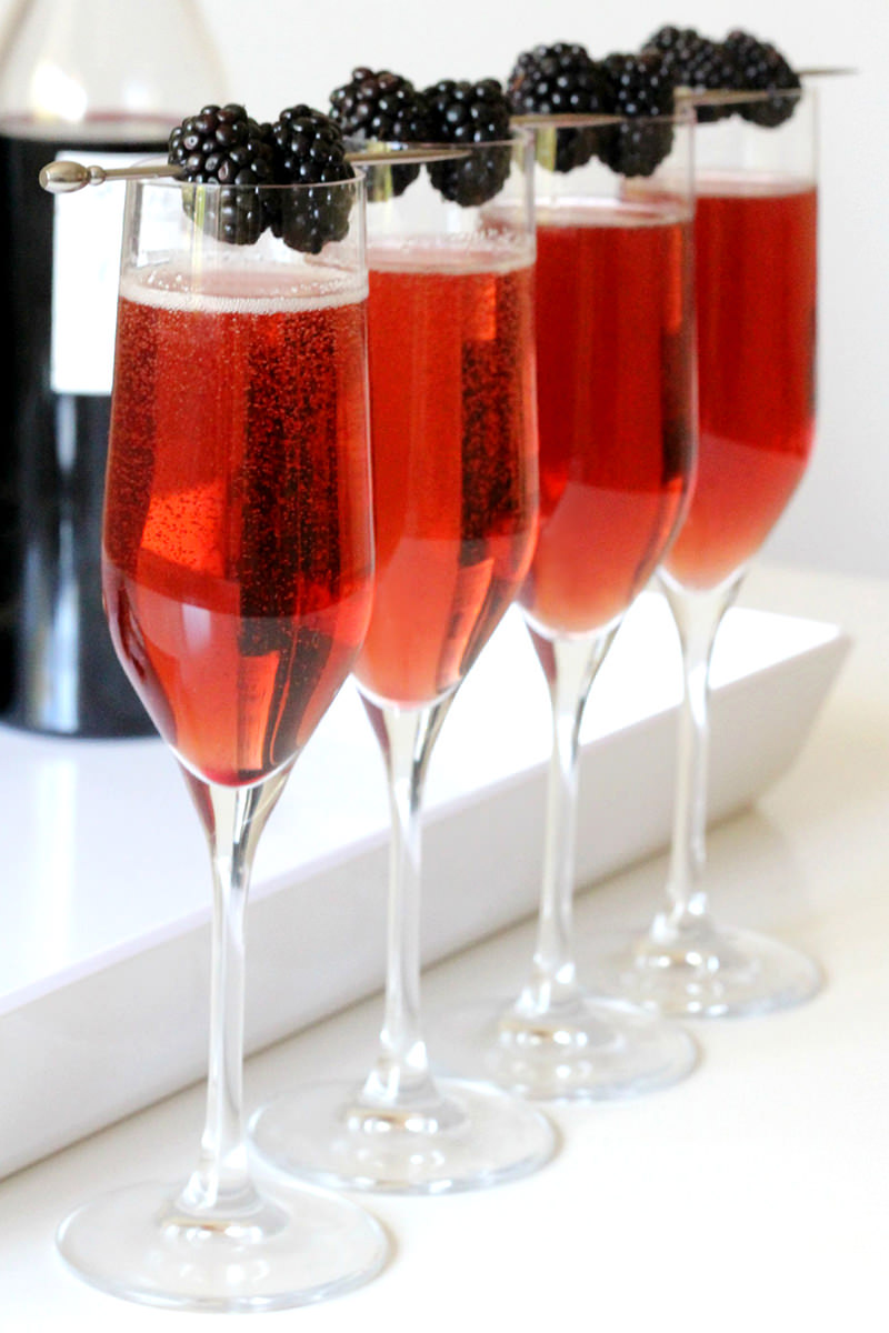 kir-royale-coquetel-de-licor-com-vinho-branco