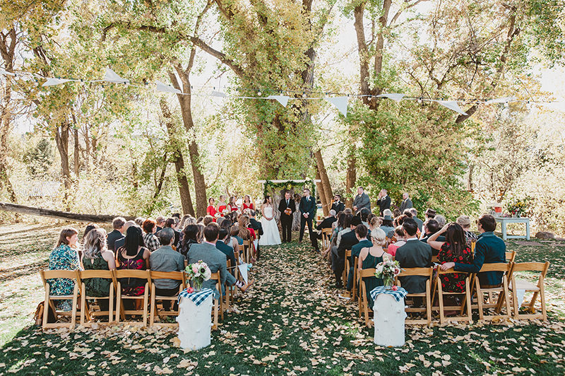 02-cerimonia-de-casamento-simples-ao-ar-livre-na-fazenda