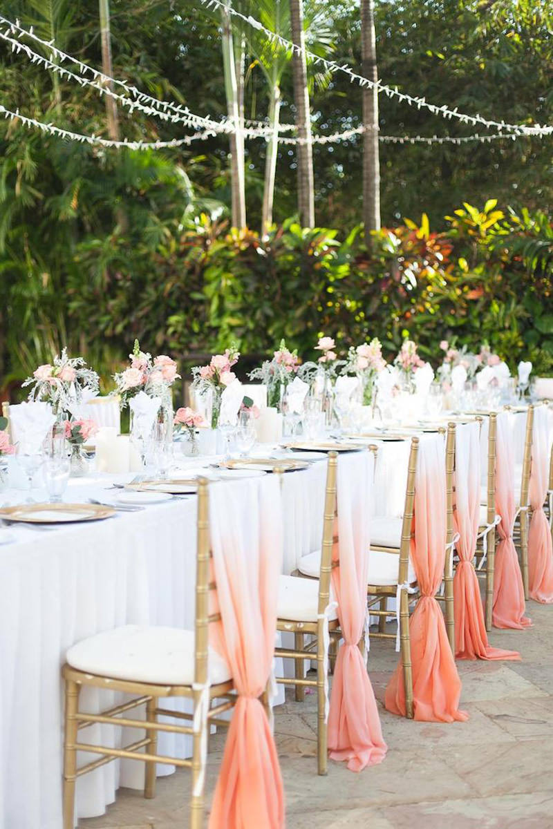 casamento-decoração-coral-nas-cadeiras