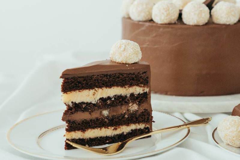 sabor-de-bolo-de-casamento-chocolate-e-coco-prestigio