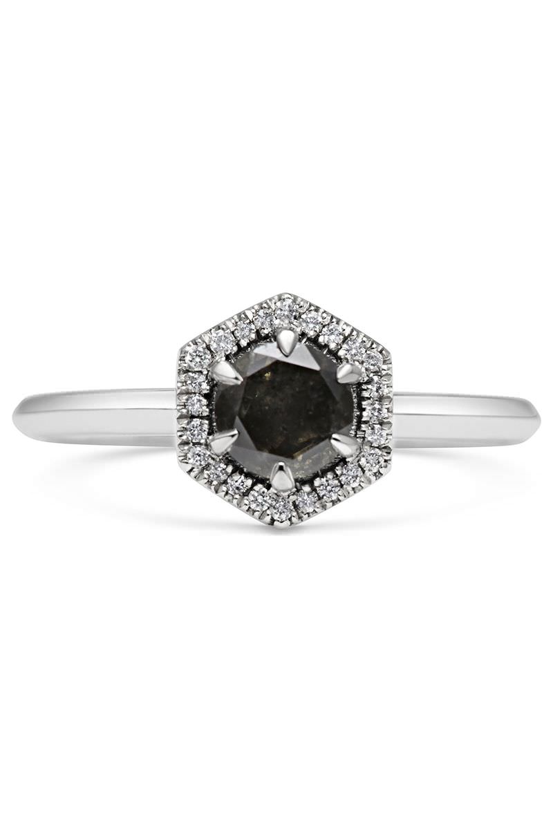 anel-de-noivado-com-diamante-negro-hexagonal