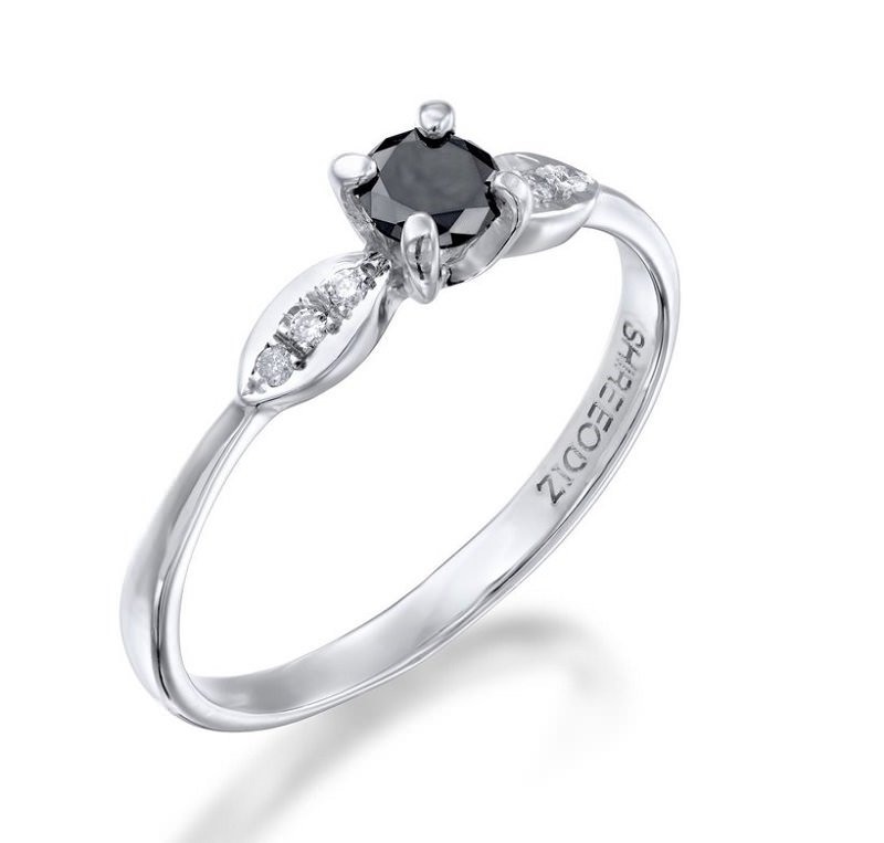 anel-delicado-de-diamante-negro-e-diamantes