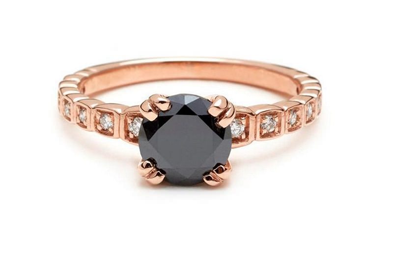 anel-de-noivado-rose-com-diamante-negro-e-diamantes-transparentes