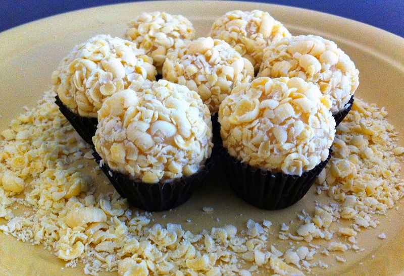 brigadeiros-gourmets-para-mesa-de-doces-casamento-brigadeiro-banana-caramelada