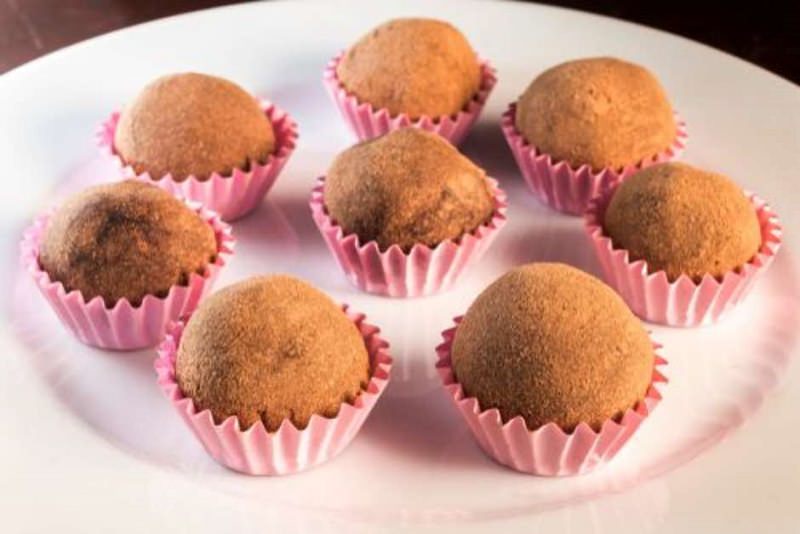 brigadeiros-gourmets-para-mesa-de-doces-casamento-brigadeiro-cacau