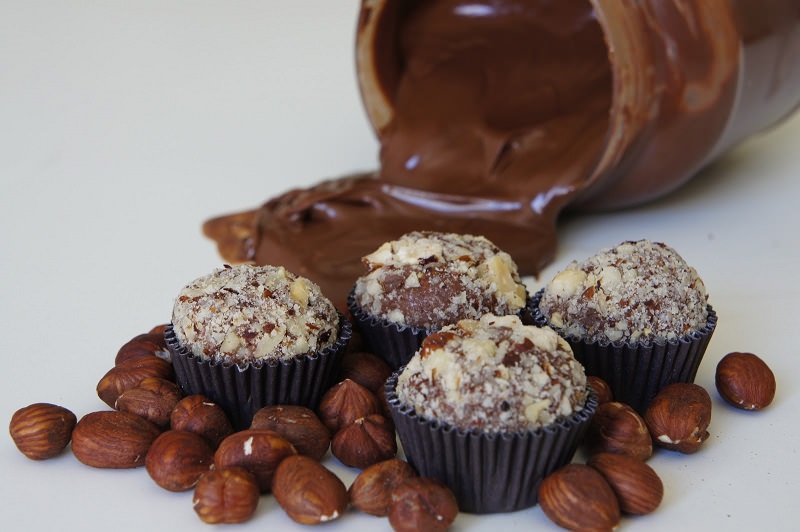 brigadeiros-gourmets-para-mesa-de-doces-casamento-brigadeiro-de-nutella-creme-de-avela