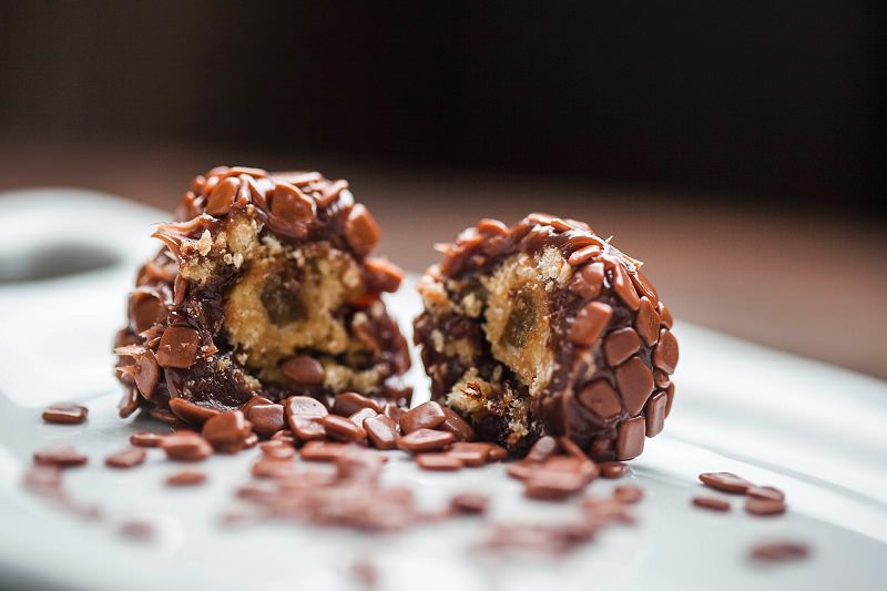 brigadeiros-gourmets-para-mesa-de-doces-casamento-brigadeiro-de-panettone-brigatone