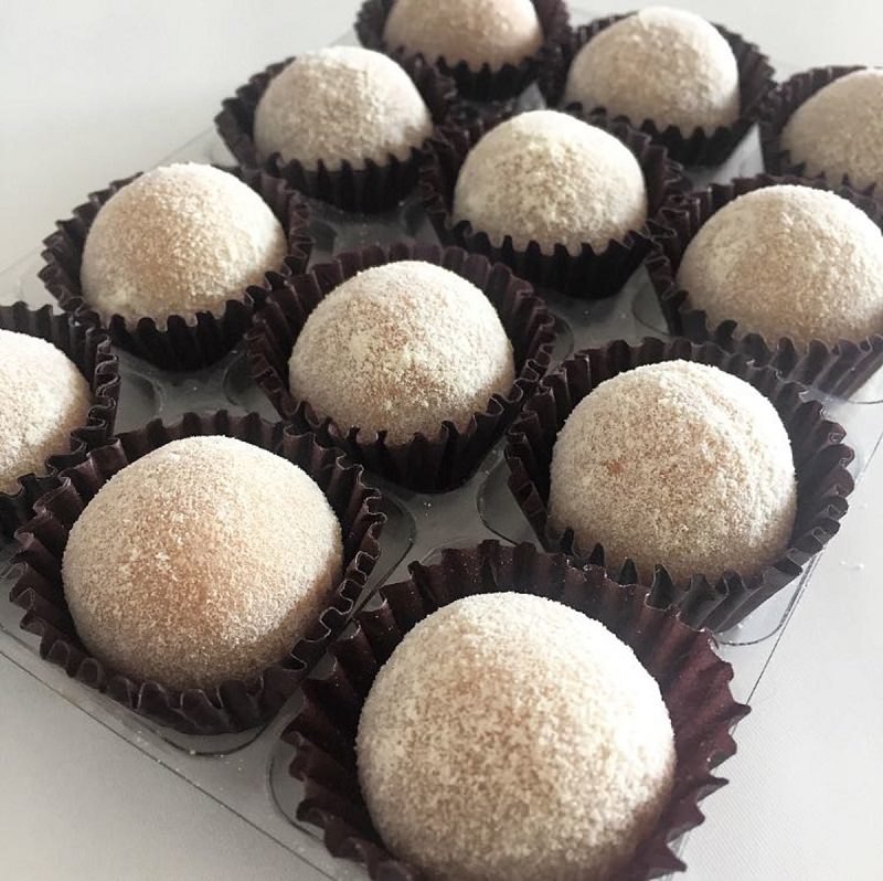 brigadeiros-gourmets-para-mesa-de-doces-casamento-brigadeiro-leite-ninho