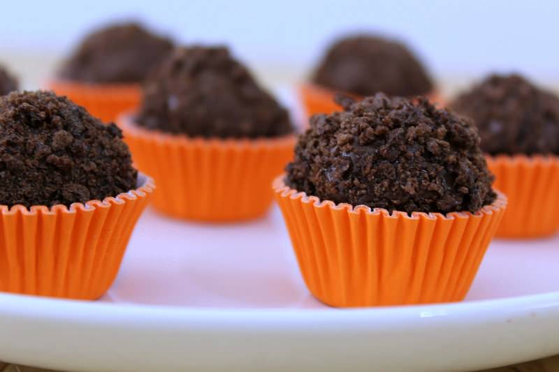 brigadeiros-gourmets-para-mesa-de-doces-casamento-brigadeiro-ovomaltine