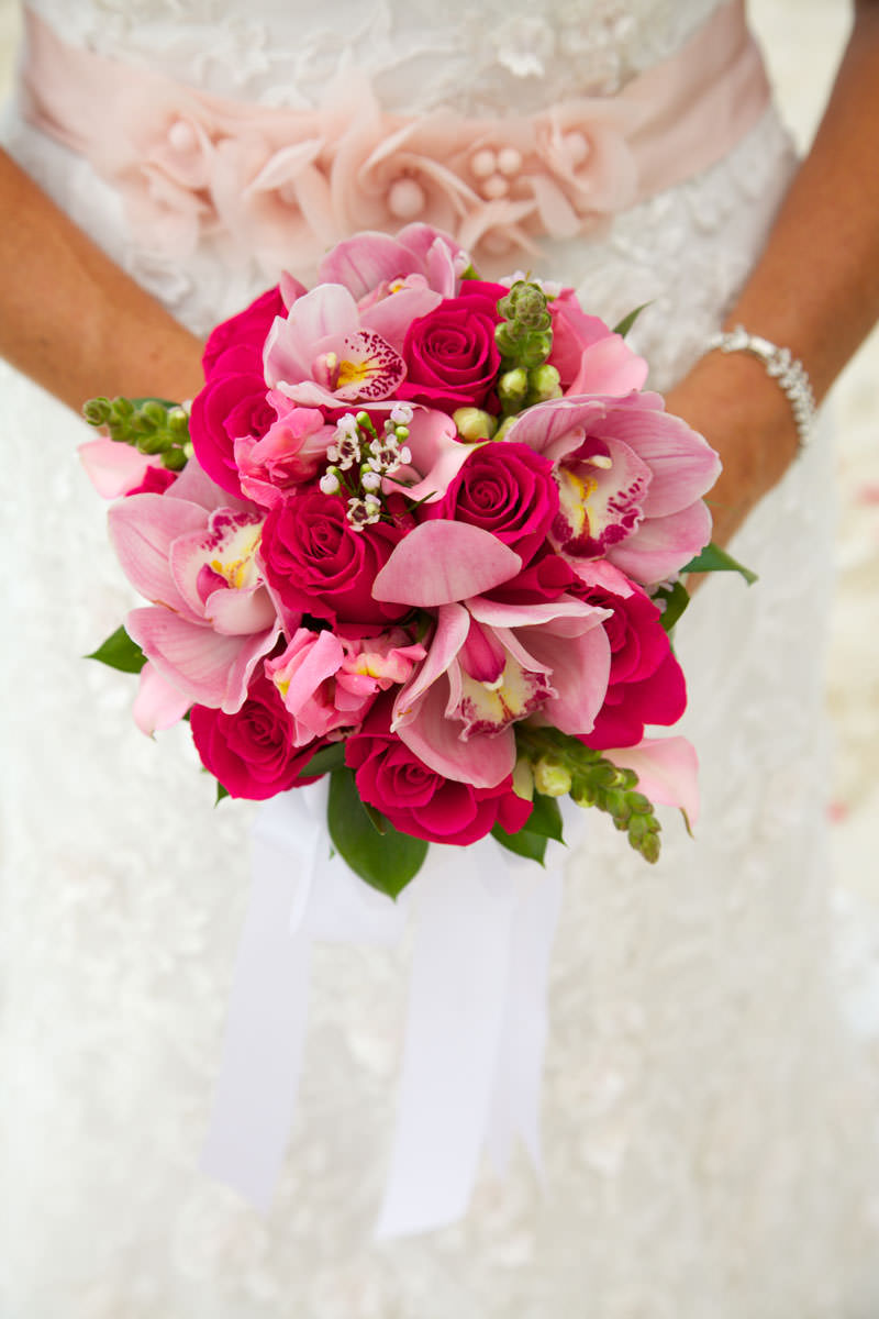 buque-de-rosas-e-orquideas-cor-de-rosa