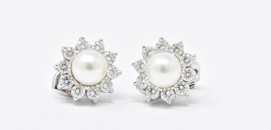 cartier-brincos-delicados-em-ouro-branco-para-seu-casamento-capa