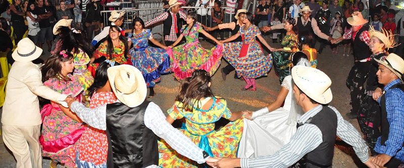 chá-bar-tema-festa-junina-quadrilha