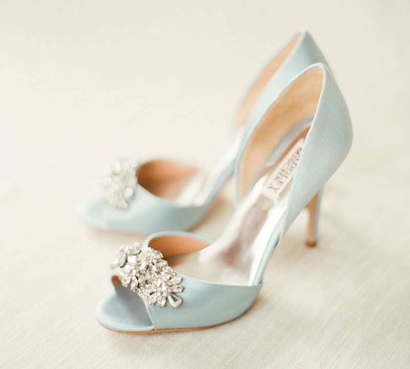 casamento-com-detalhe-sapato-azul-claro