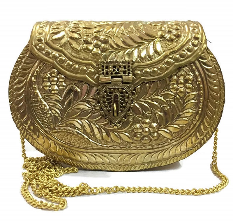 8-bolsa-de-madrinha-de-casamento-dourada-metalica