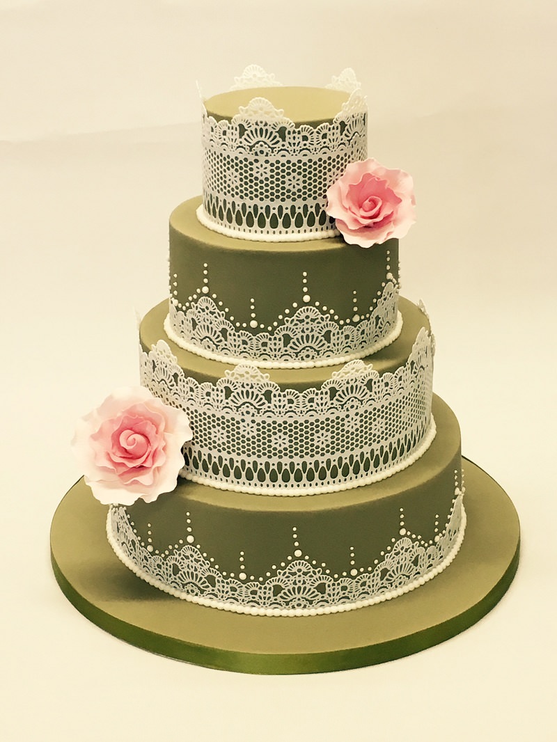 17-bolo-de-casamento-verde-musgo-com-detalhes-de-flores