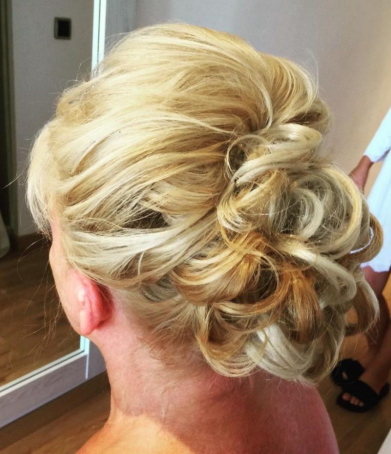 7-penteado-de-casamento-para-mae-da-noiva-loira