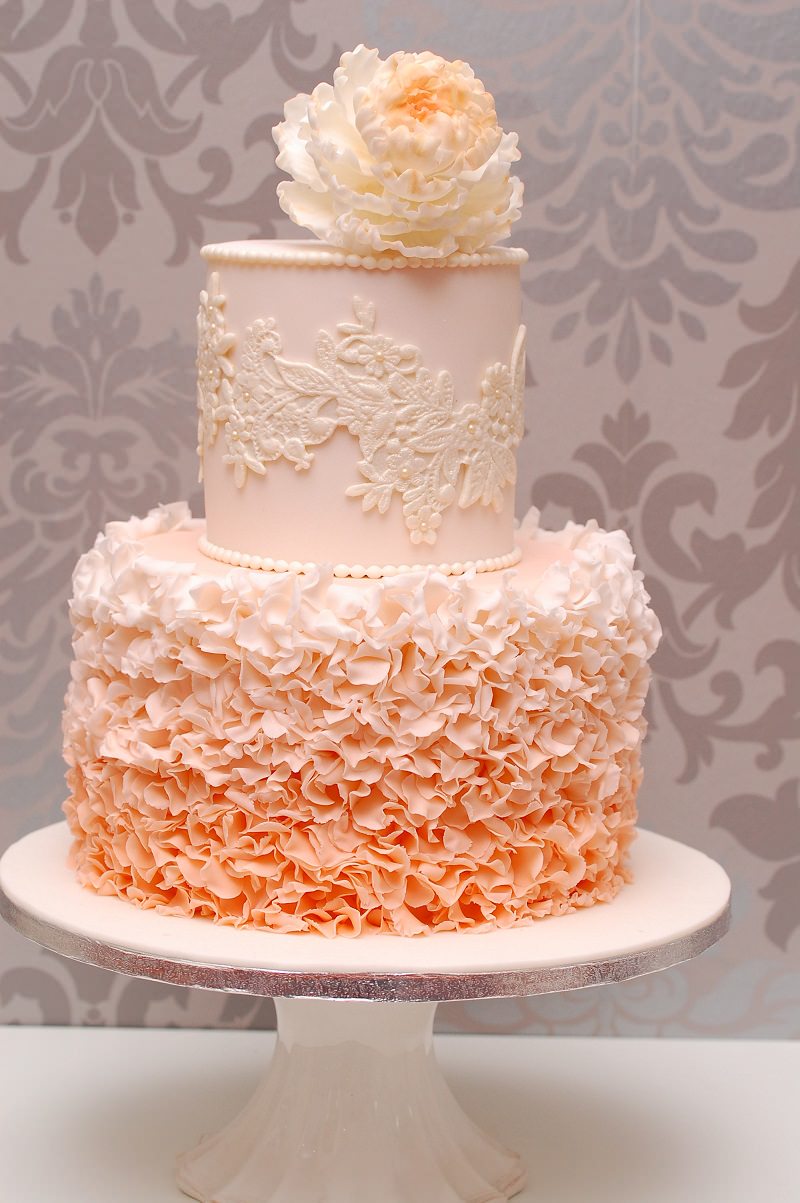 1-bolo-de-casamento-detalhes-em-laranja