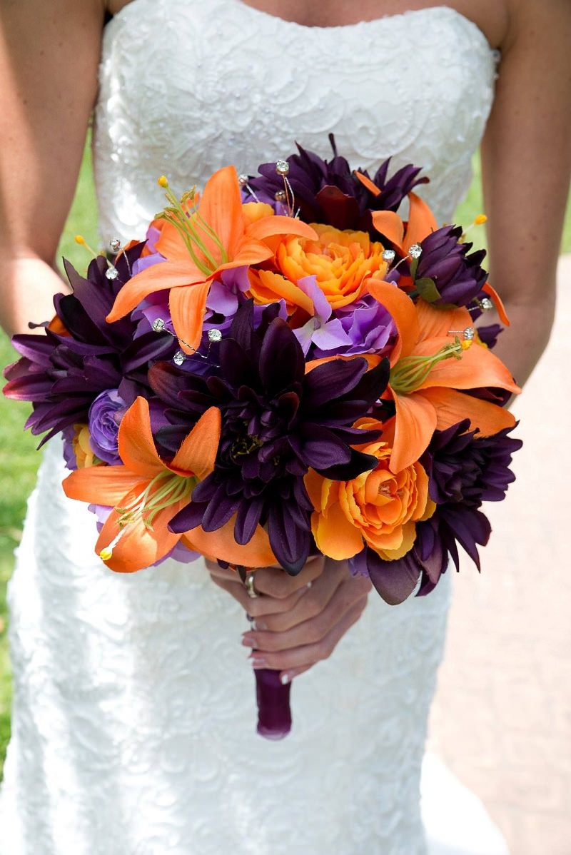 2-flores-de-casamento-laranja-roxo-lilas