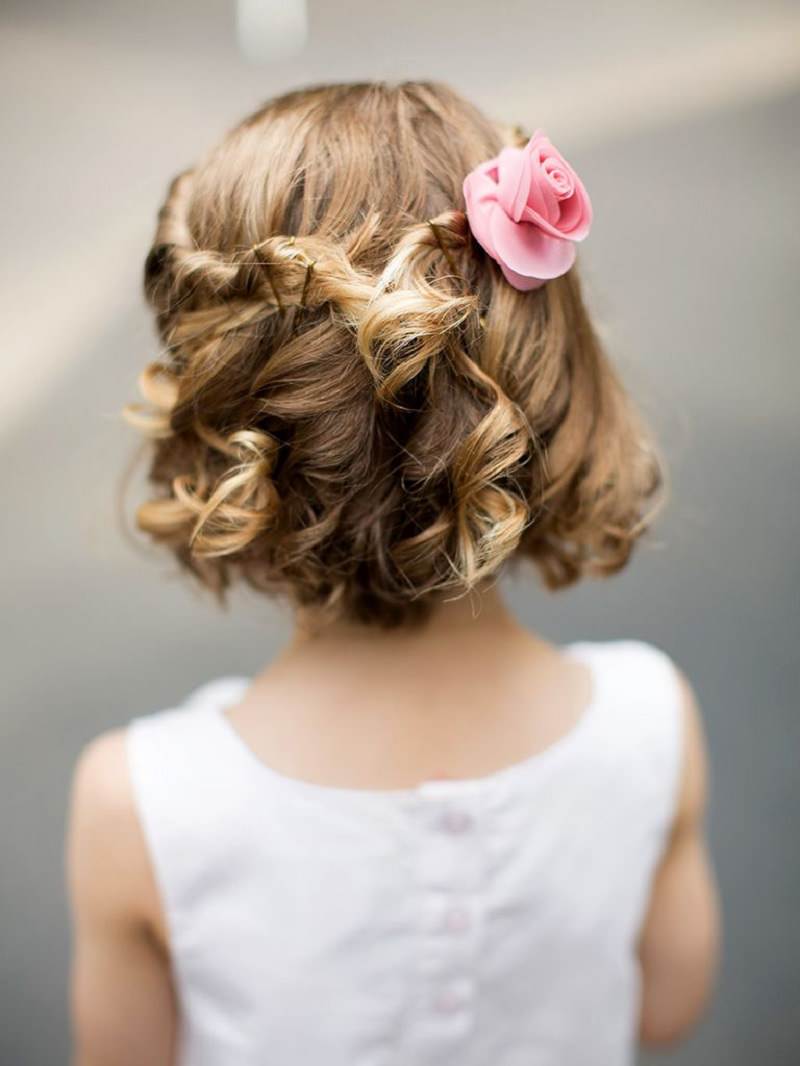 3-penteado-de-dama-de-honra-cachos