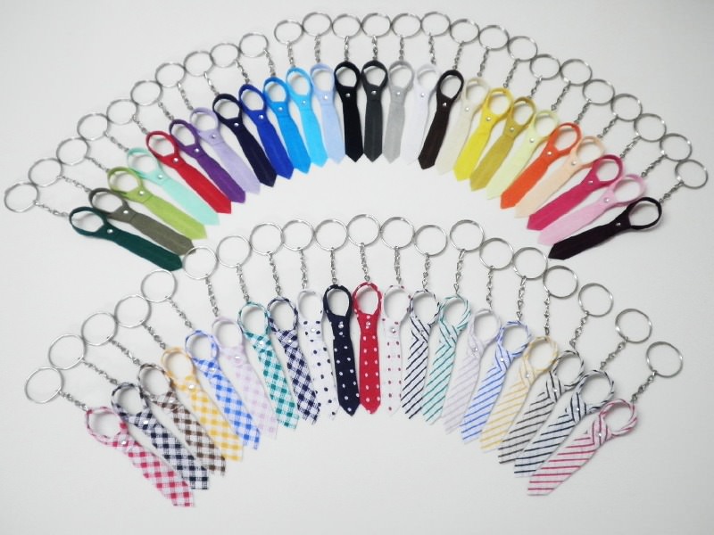 9-chaveiro-gravatinha-tag-personalizada-lembrancinha-coloridos