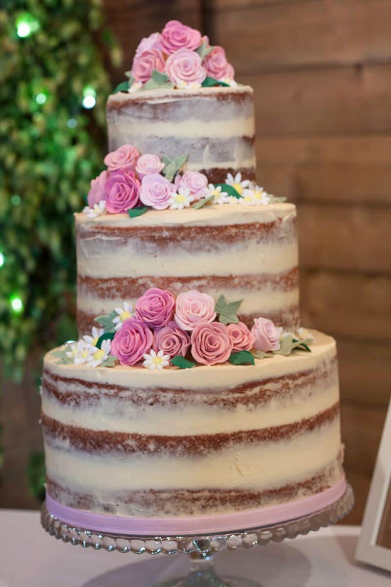 20-naked-cake-delicado-com-florzinhas-casamento