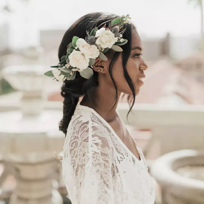 1-penteado-de-casamento-com-flores-brancas