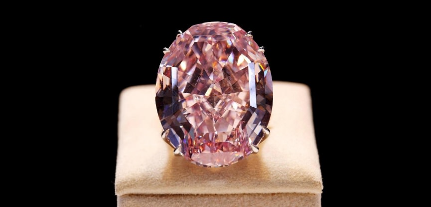 diamantes-coloridos-mais-famosos-da-historia-diamante-rosa-pink-star-o-diamante-mais-caro-do-mundo-steinmetz-pink-capa