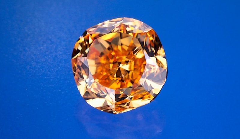 diamantes-coloridos-mais-famosos-da-historia-pumpikin-orange-diamond