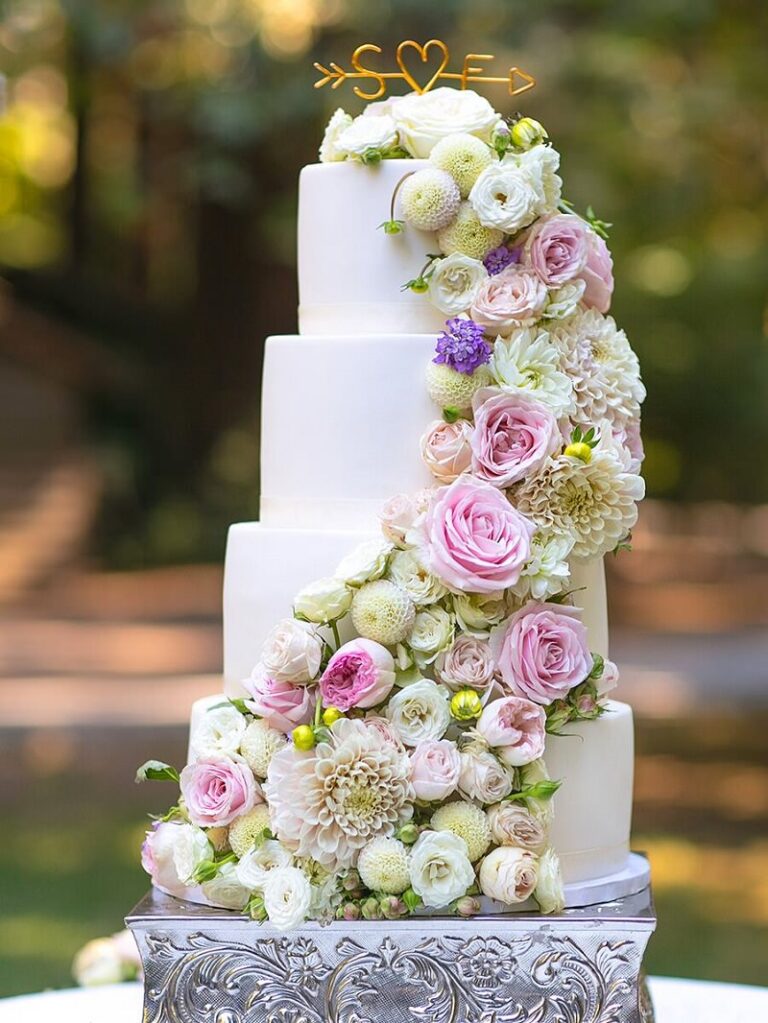 20 ideias de bolo de casamento com flores naturais para se inspirar ...