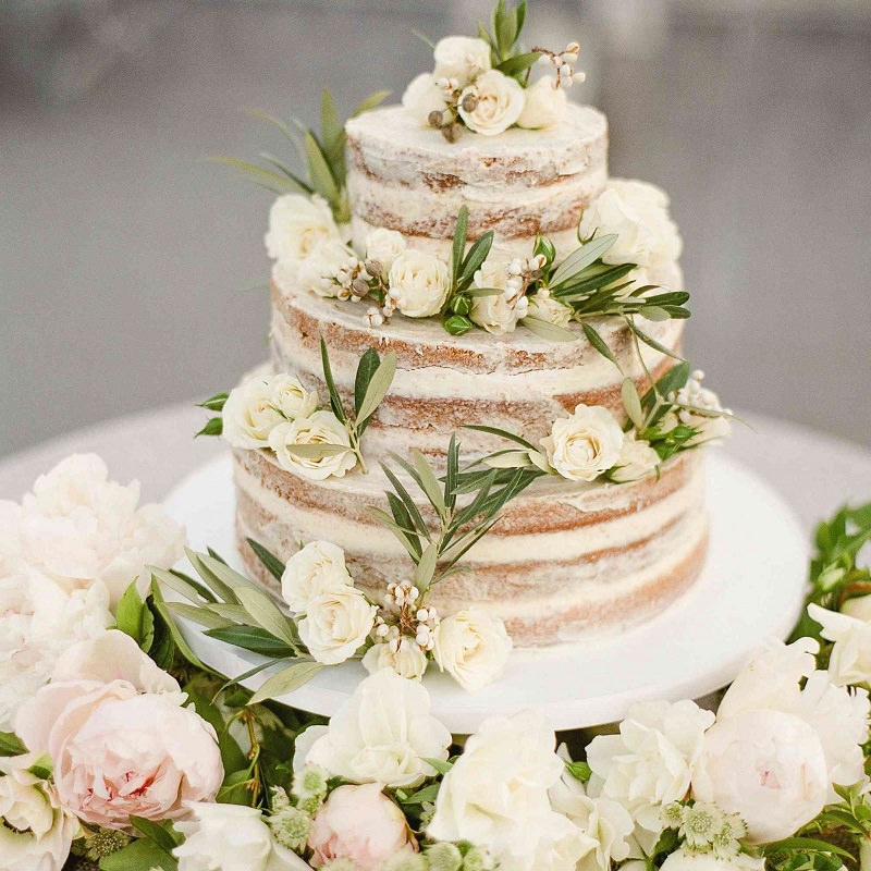 10-naked-cake-de-3-andares-decorado-com-flores-naturais